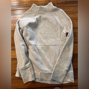 Fabletics Women’s Light Gray Sweatshirt with zipper pockets